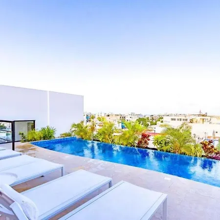 Radiant Rooftop Pool At Menesse 38Th Perfect Location